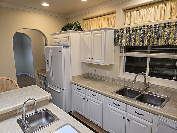 4th image of 306 Grace Dr