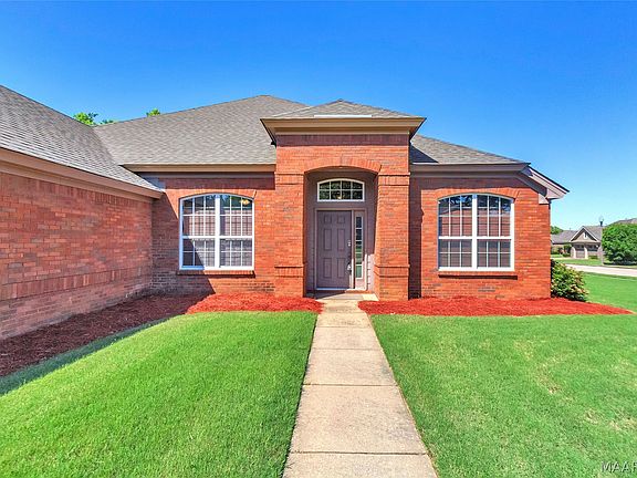 2nd image of 704 Stoneybrooke Way