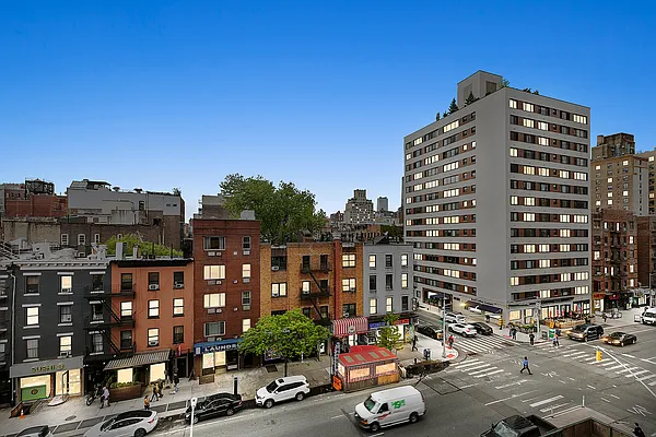 Rented by Compass | media 13