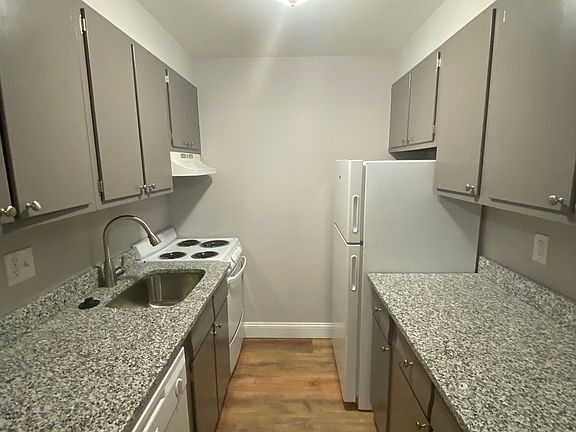 2nd image of 36 Oak Ave #38-22