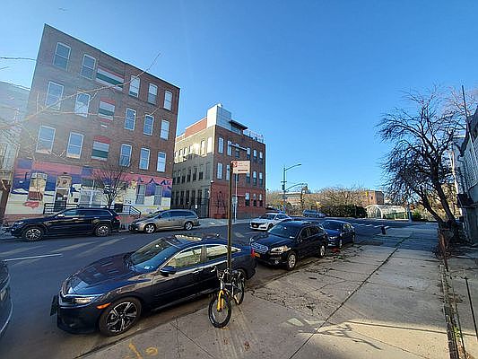 1st image of 1724 8th Ave APT 1L
