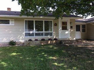 303 S Maple St, La Crescent, MN 55947