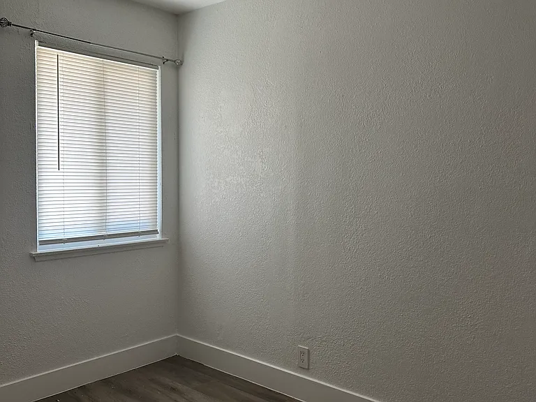 304 Higgins Rd — Photo 7