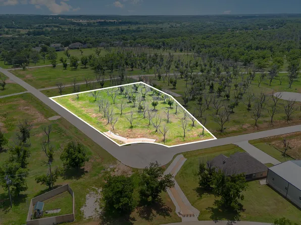 7018 Gulfstream Dr, Granbury, TX 76049