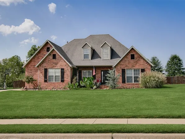 985 Aylesbury Ln, Cave Springs, AR 72718