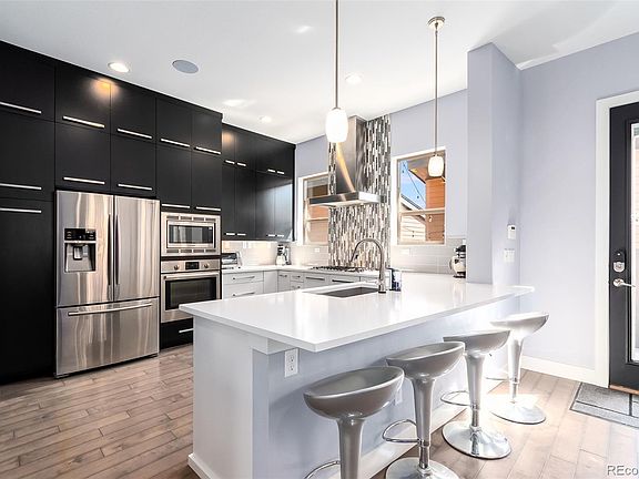 2nd image of 5054 N Valentia St #102