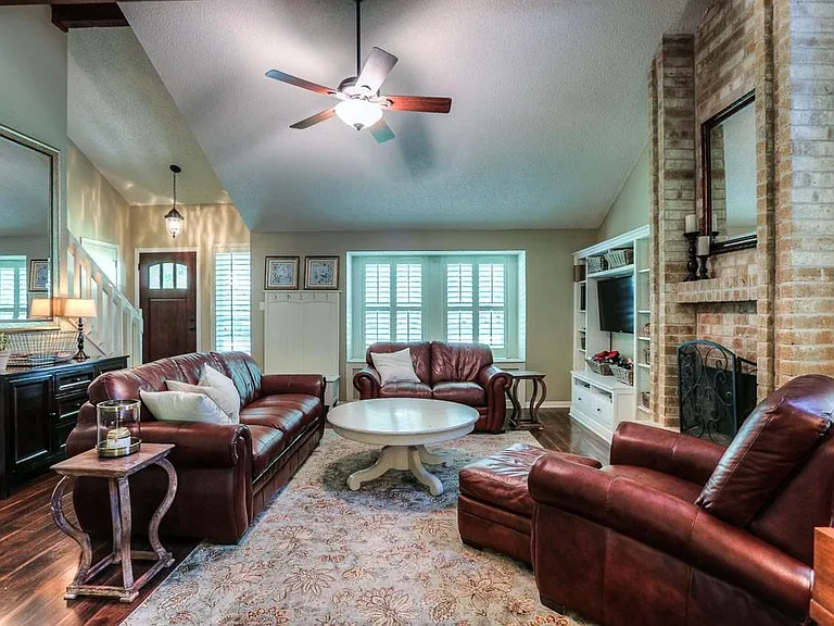 24 Edgewood Forest Ct — Photo 7