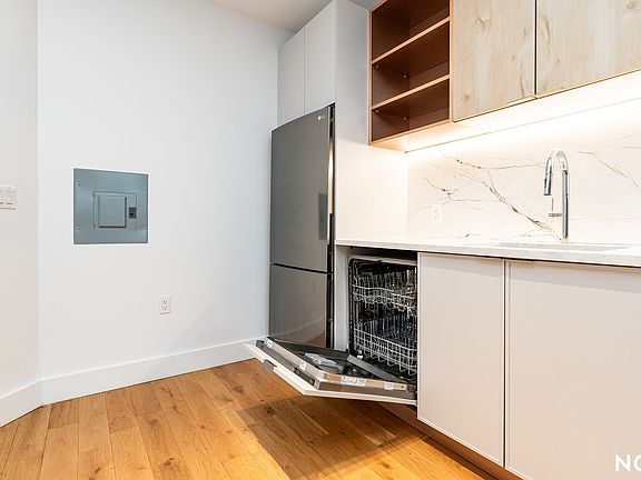 5th image of 597 Grand St #213