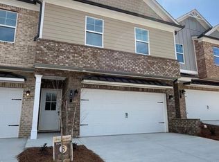 21 Creekside Commons Dr, Hoschton, GA 30548