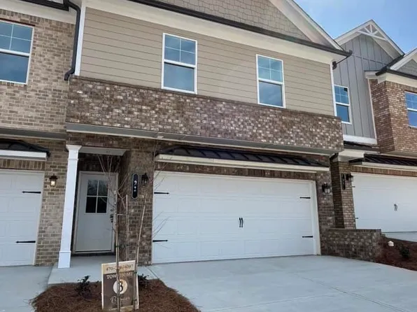 21 Creekside Commons Dr, Hoschton, GA 30548