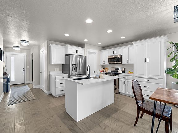 2nd image of 343 Red Rock Dr