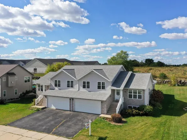 126 Community Dr, Fall River, WI 53932