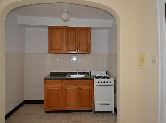4th image of 4624 N Wolcott Ave APT 2A