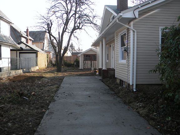 5th image of 21124 104th Ave