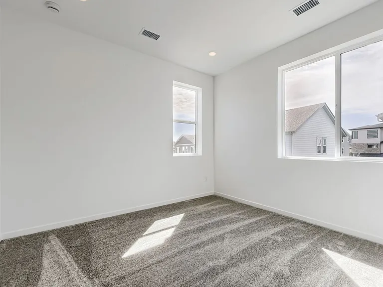 10940 Stanza Ln — Photo 20