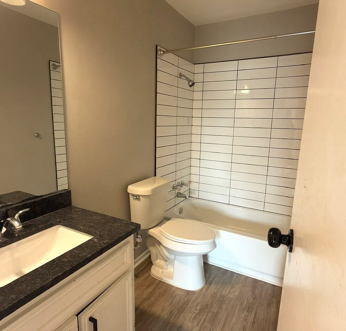 3 bed, 1.5 bath, 1148 sqft, $1,525 — Photo 3