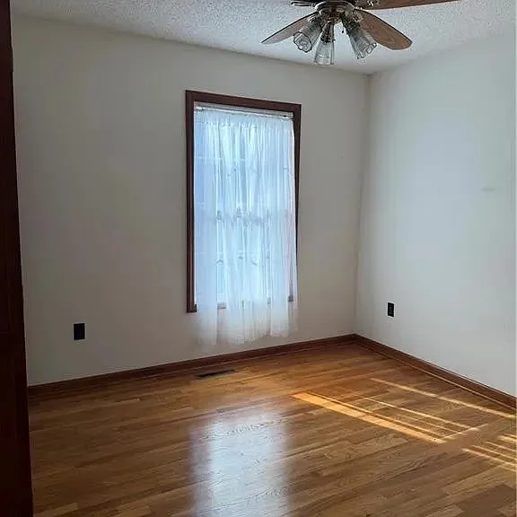 415 Watkins Rd — Photo 10