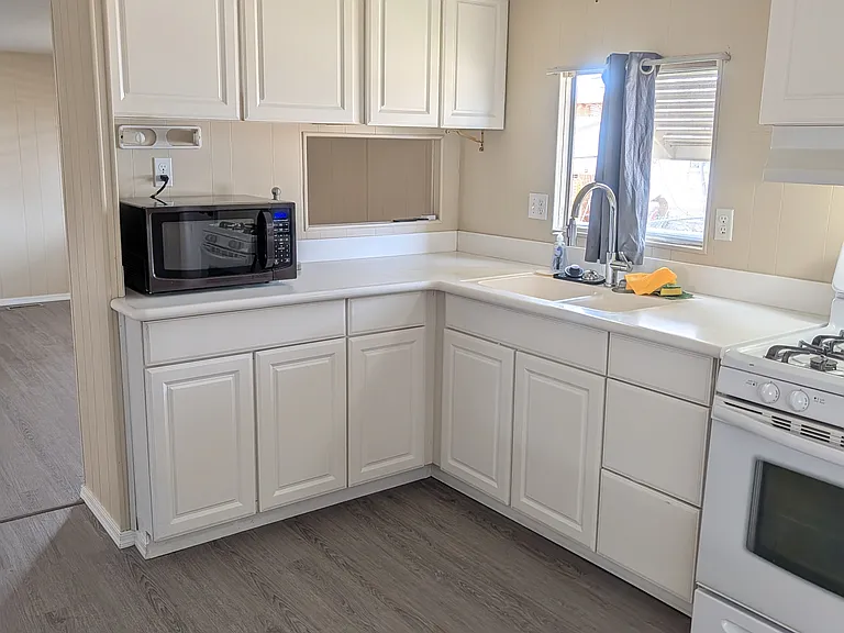 2130 E Devlin Ave — Photo 5