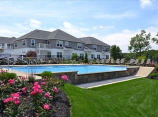 20101 Waters View Cir, Cohoes, NY 12047