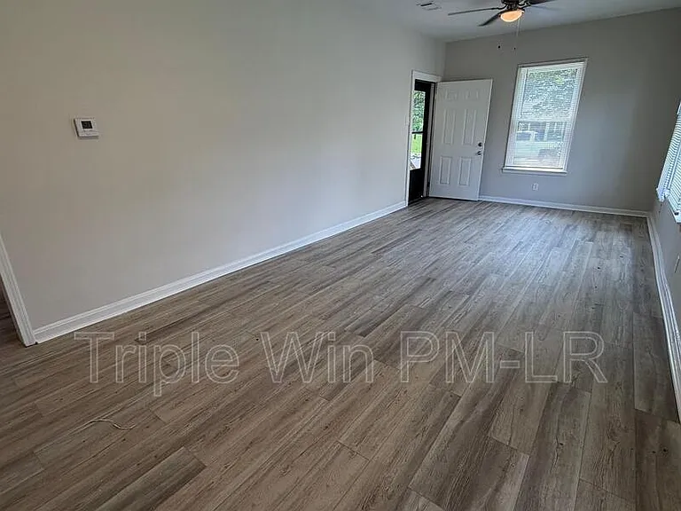 2205 S Martin St — Photo 14