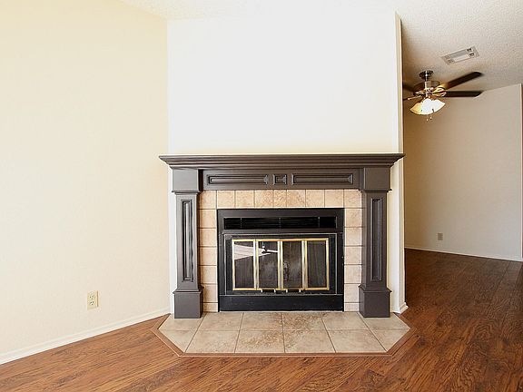 4th image of 432 W Avenue J5 Unit 14