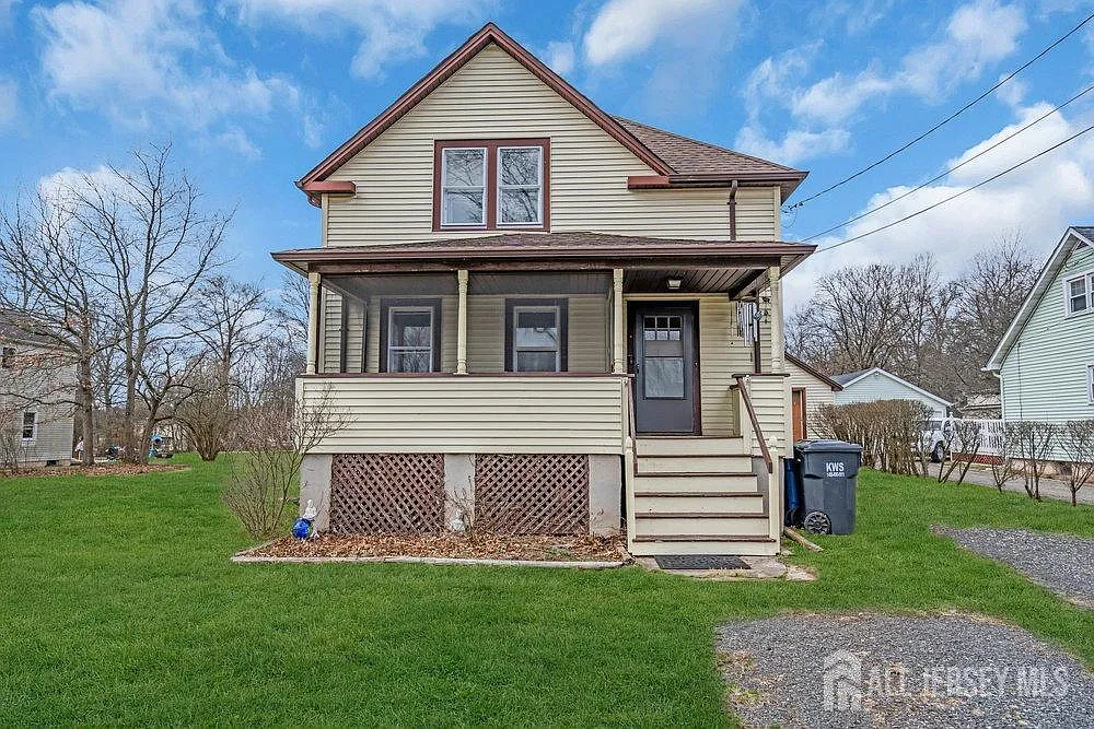 186 Brahma Ave photo 1