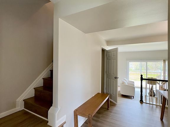 5th image of 105 Bourbon Ct