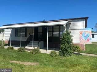 16 Elm Ave, Sicklerville, NJ 08081