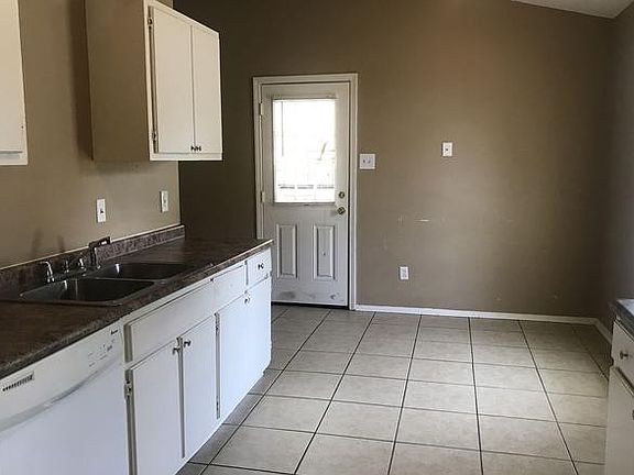 4th image of 5706 Fenway Dr