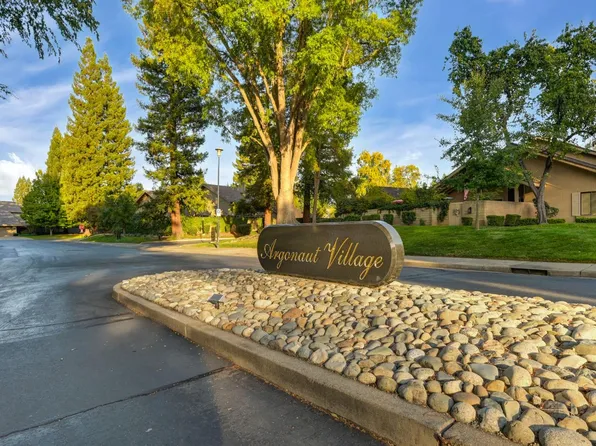 11448 Forty Niner Cir, Gold River, CA 95670