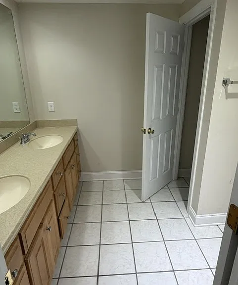 211 Heights Ln — Photo 4