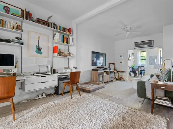 59-29 Linden Street image 19 of 22