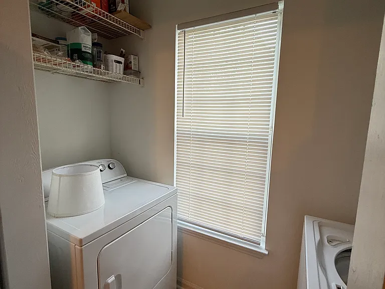 813 Selwyn Oaks Ct #B — Photo 16