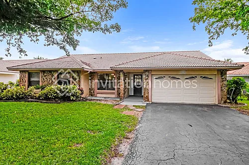 5016 NW 66th Dr Photo 1