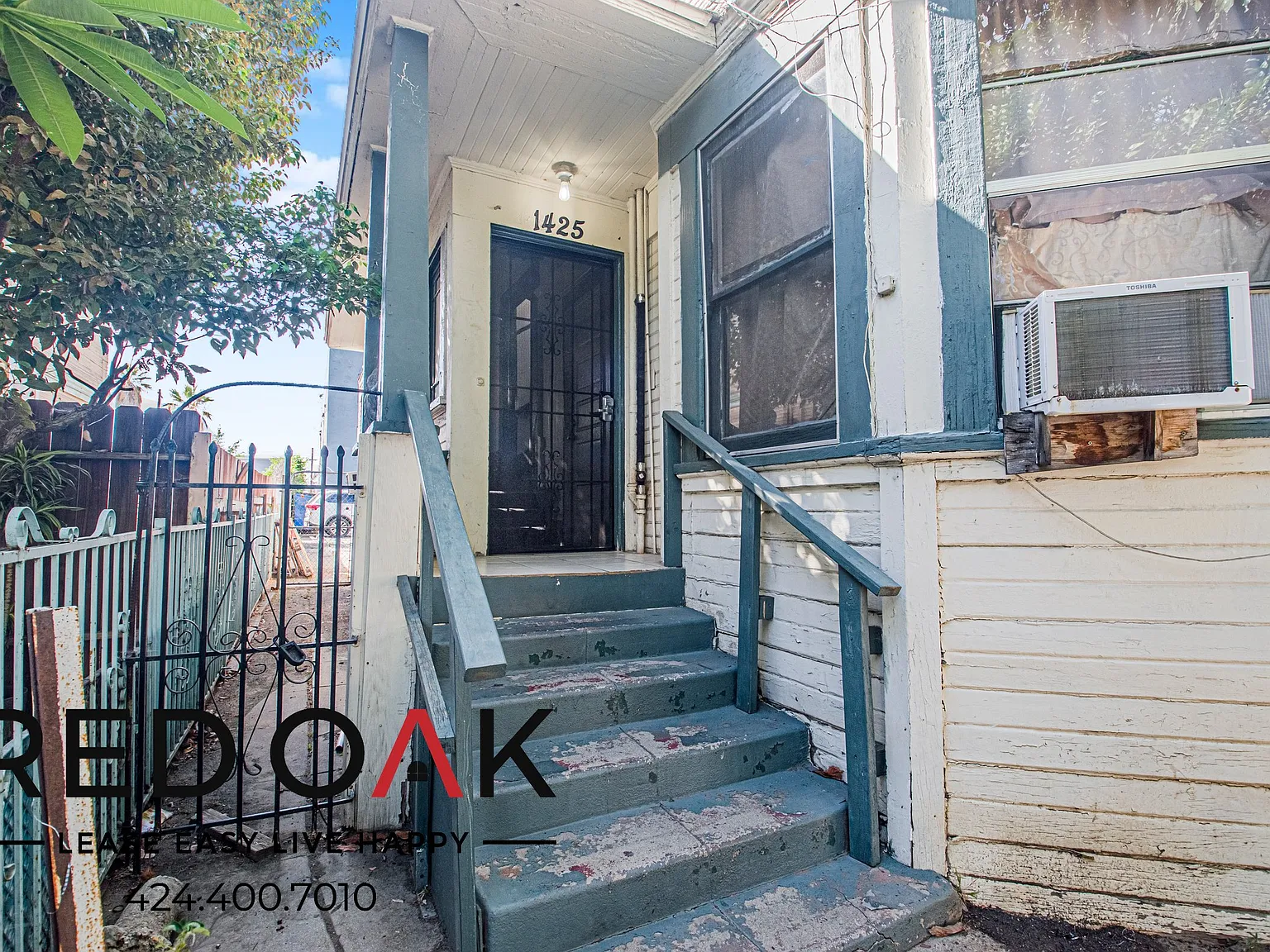 Charming Studio with All Utilities Included and Open Floor Plan ~ In Pico-Union! — Photo 4