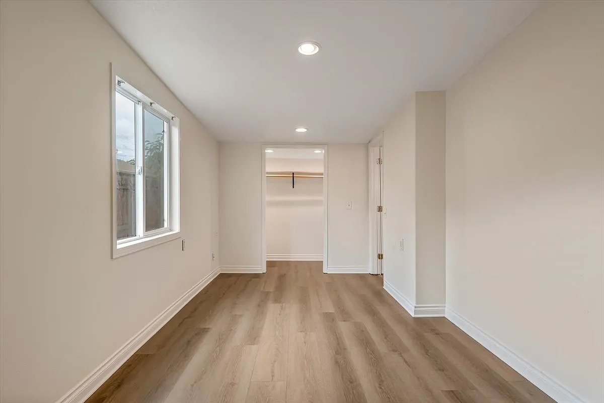 3 bed, $2,200 — Photo 4