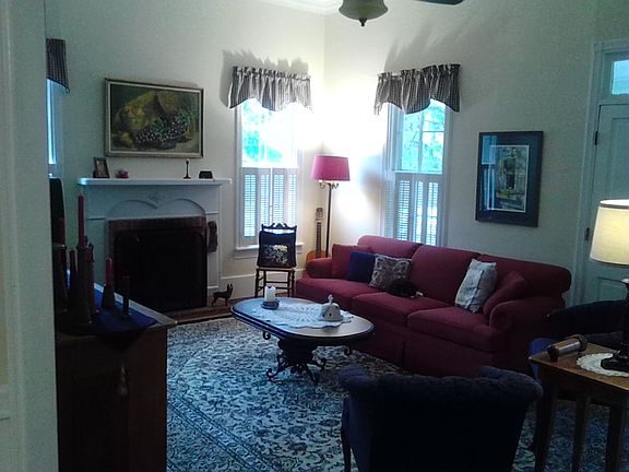 3rd image of 612 Lindsey St
