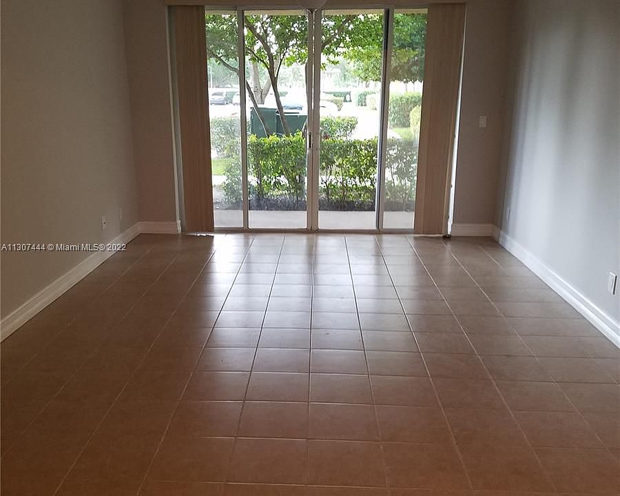 1st image of 519 E Sheridan St #1012