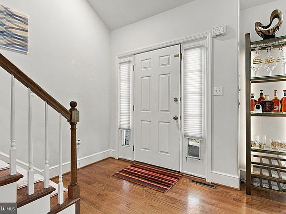 3rd image of 125 Deer Ln #125