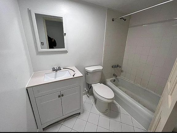 4th image of 329 E 63rd St APT D