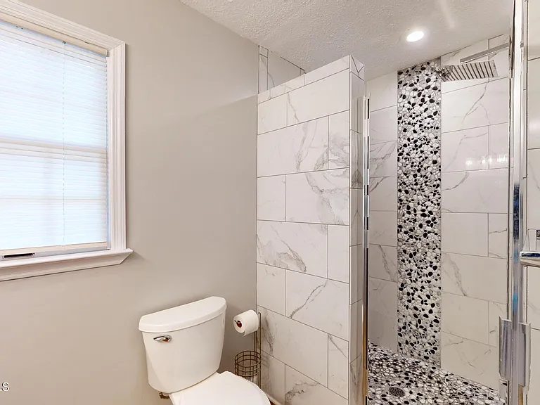 8 Shadow Dr — Photo 25