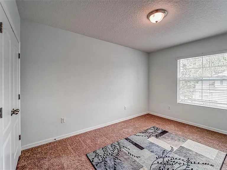 3903 Silverlake Way — Photo 33