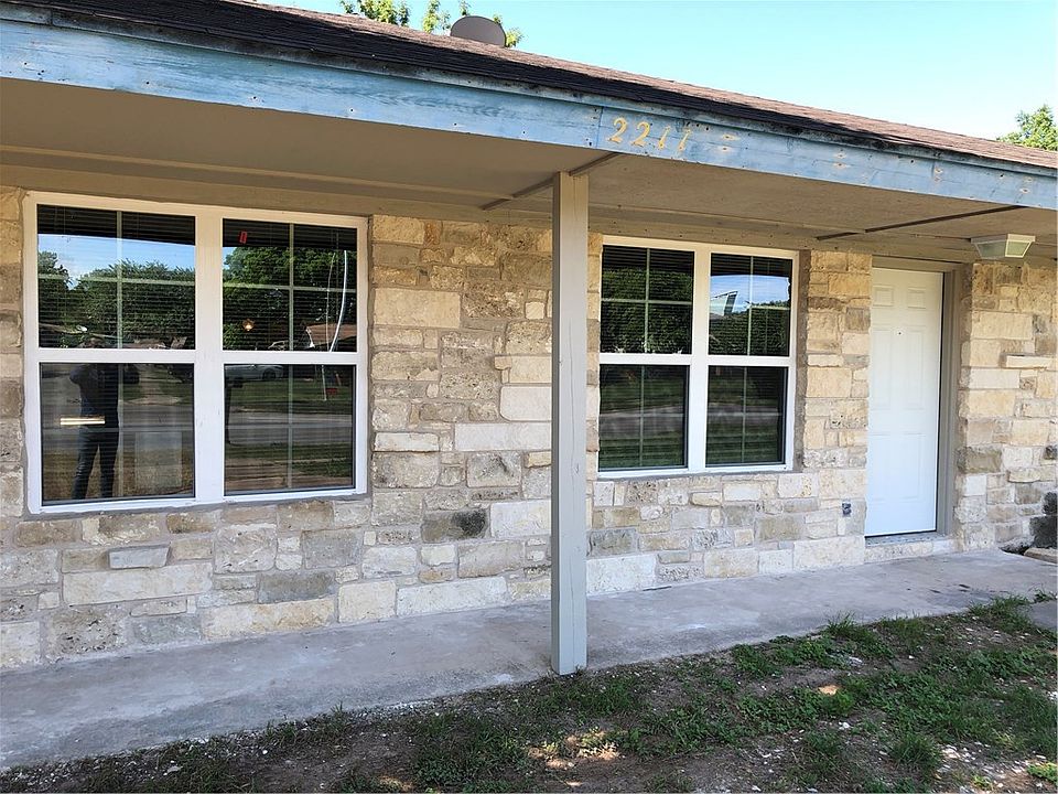 1st image of 2211 E Stassney Ln #A