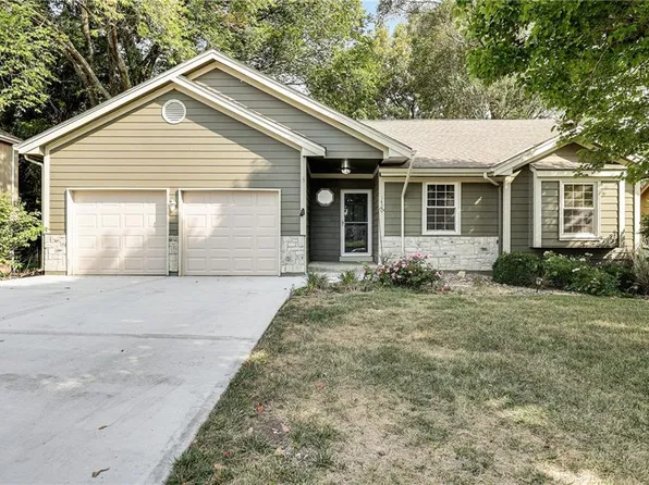 1420 NE Bronze Dr, Lees Summit, MO 64086