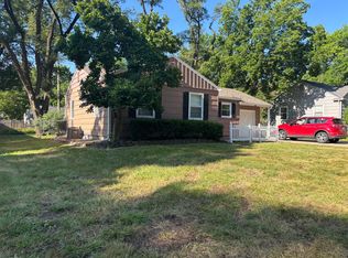 5405 W 71st St, Prairie Village, KS 66208
