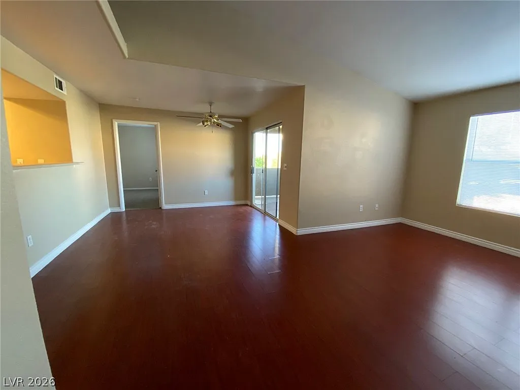 2 bed, 2.0 bath, 1089 sqft, $1,400 — Photo 3