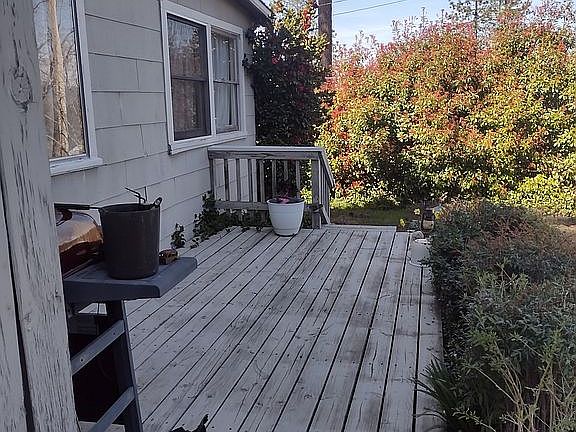 2nd image of 20295 Hummingbird Hill Rd