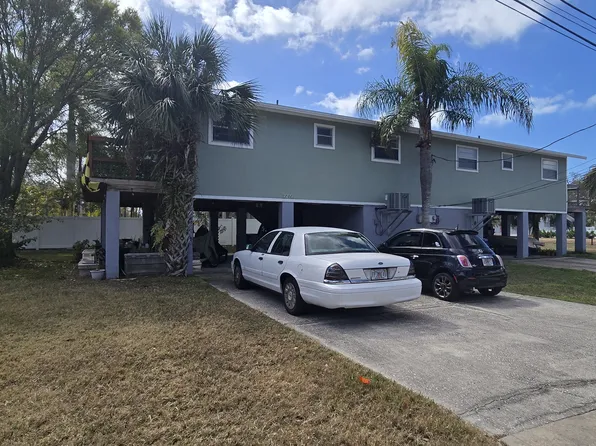 2702 57th St S, Gulfport, FL 33707