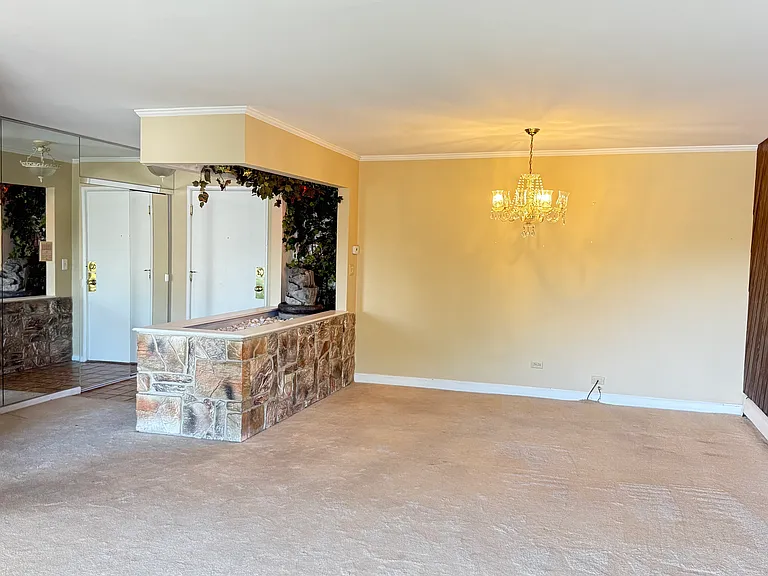 1311 S Finley Rd — Photo 4