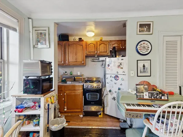 150 Burns St APT 1D, Flushing, NY 11375